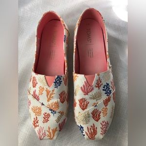 Toms Coral Reef Cloudbound Women’s Size 7